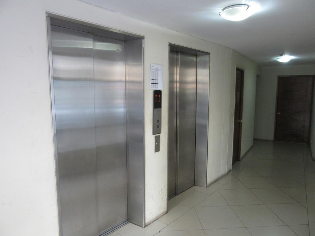 Departamento Paseo Bulnes Metro La Moneda Apartment Santiago Luaran gambar