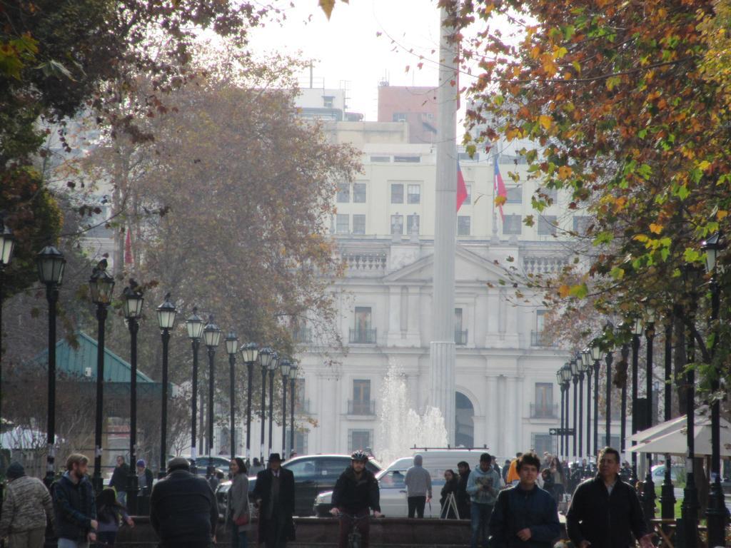 Departamento Paseo Bulnes Metro La Moneda Apartment Santiago Luaran gambar